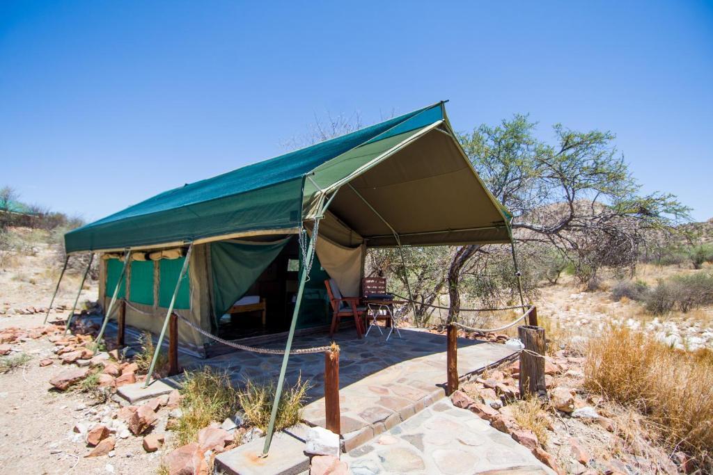 Etusis Lodge Usakos Екстериор снимка
