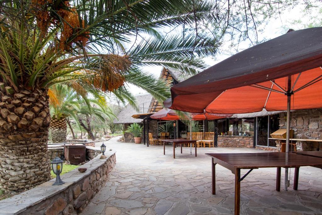 Etusis Lodge Usakos Екстериор снимка