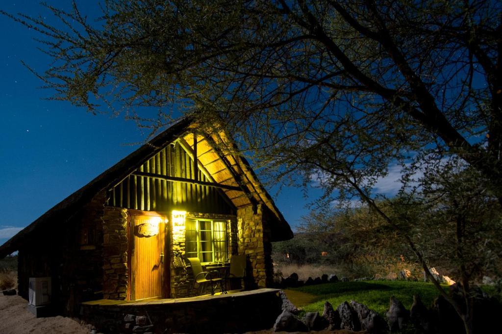 Etusis Lodge Usakos Екстериор снимка
