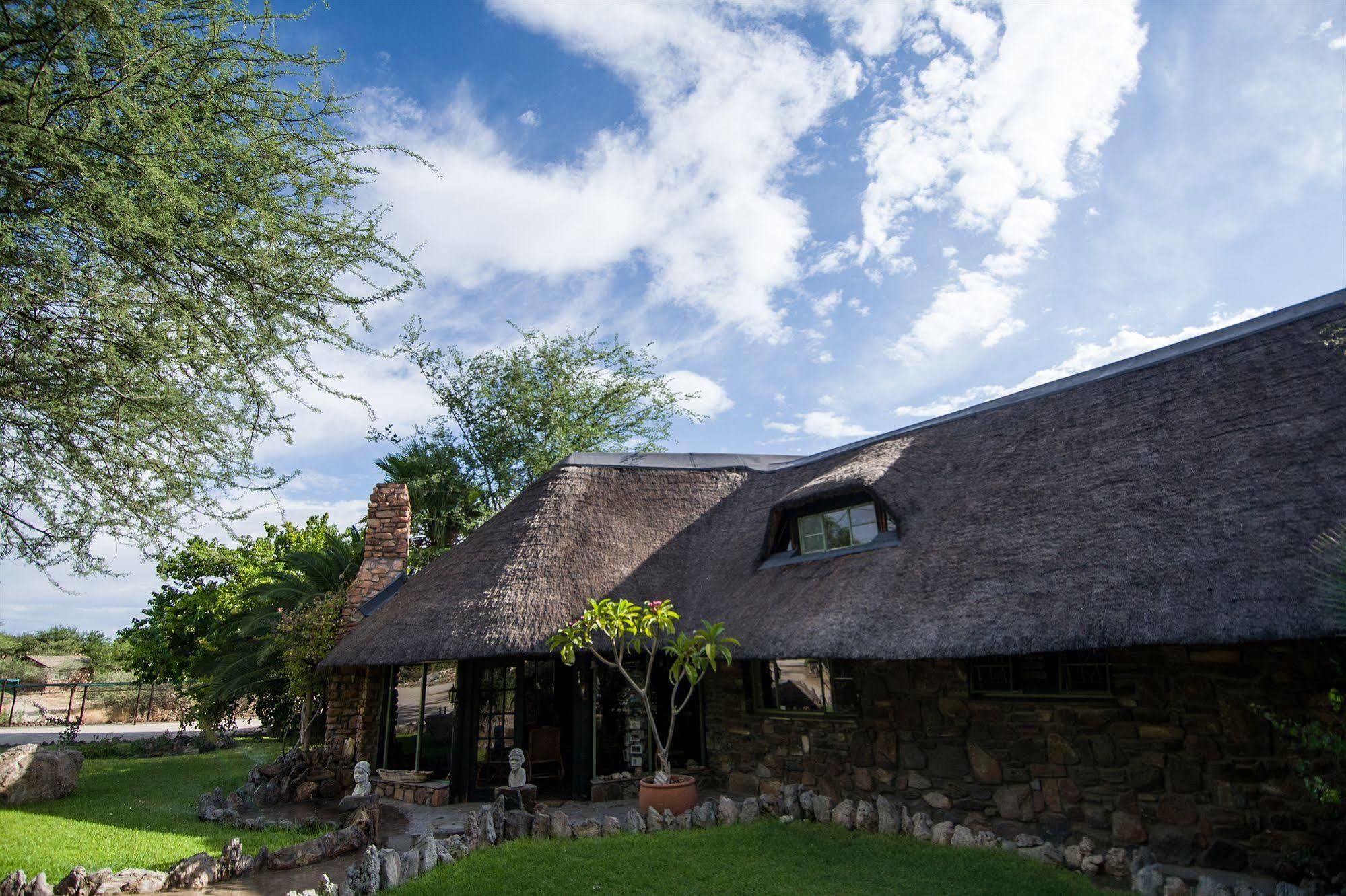 Etusis Lodge Usakos Екстериор снимка