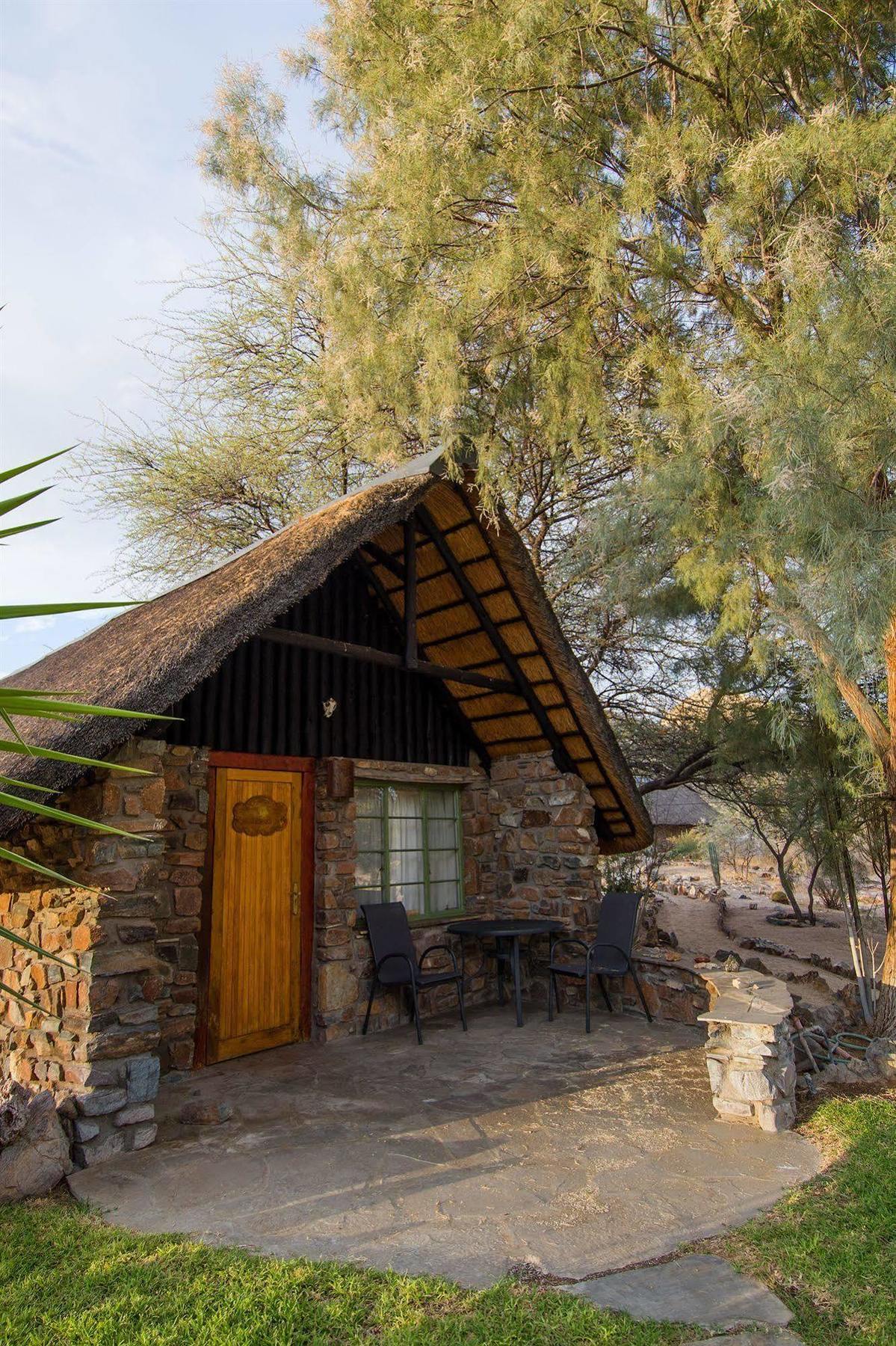 Etusis Lodge Usakos Екстериор снимка