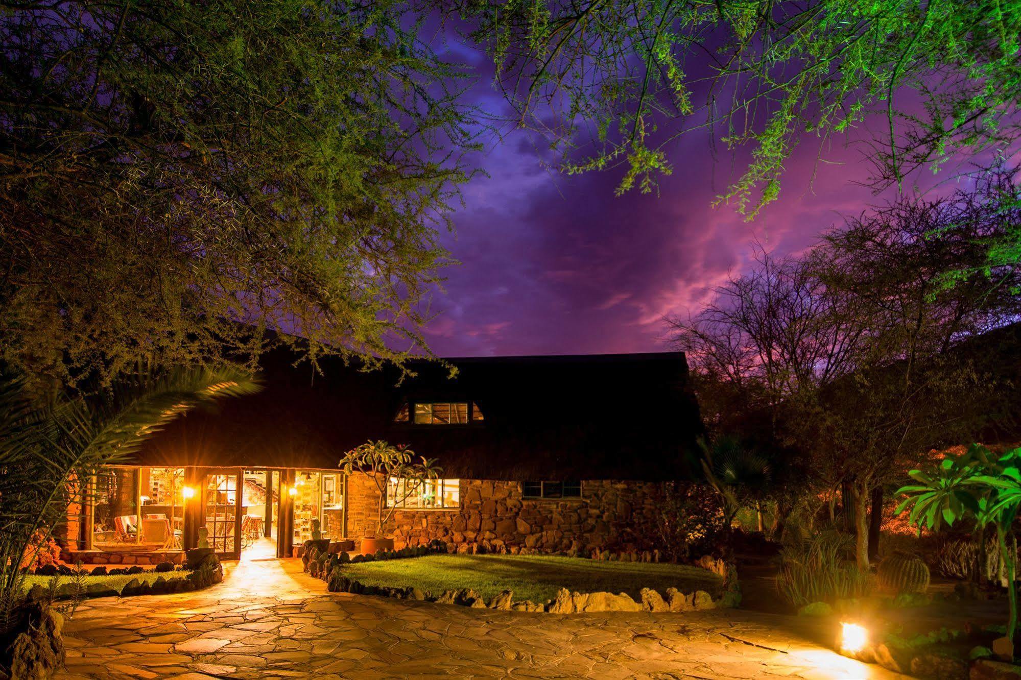 Etusis Lodge Usakos Екстериор снимка