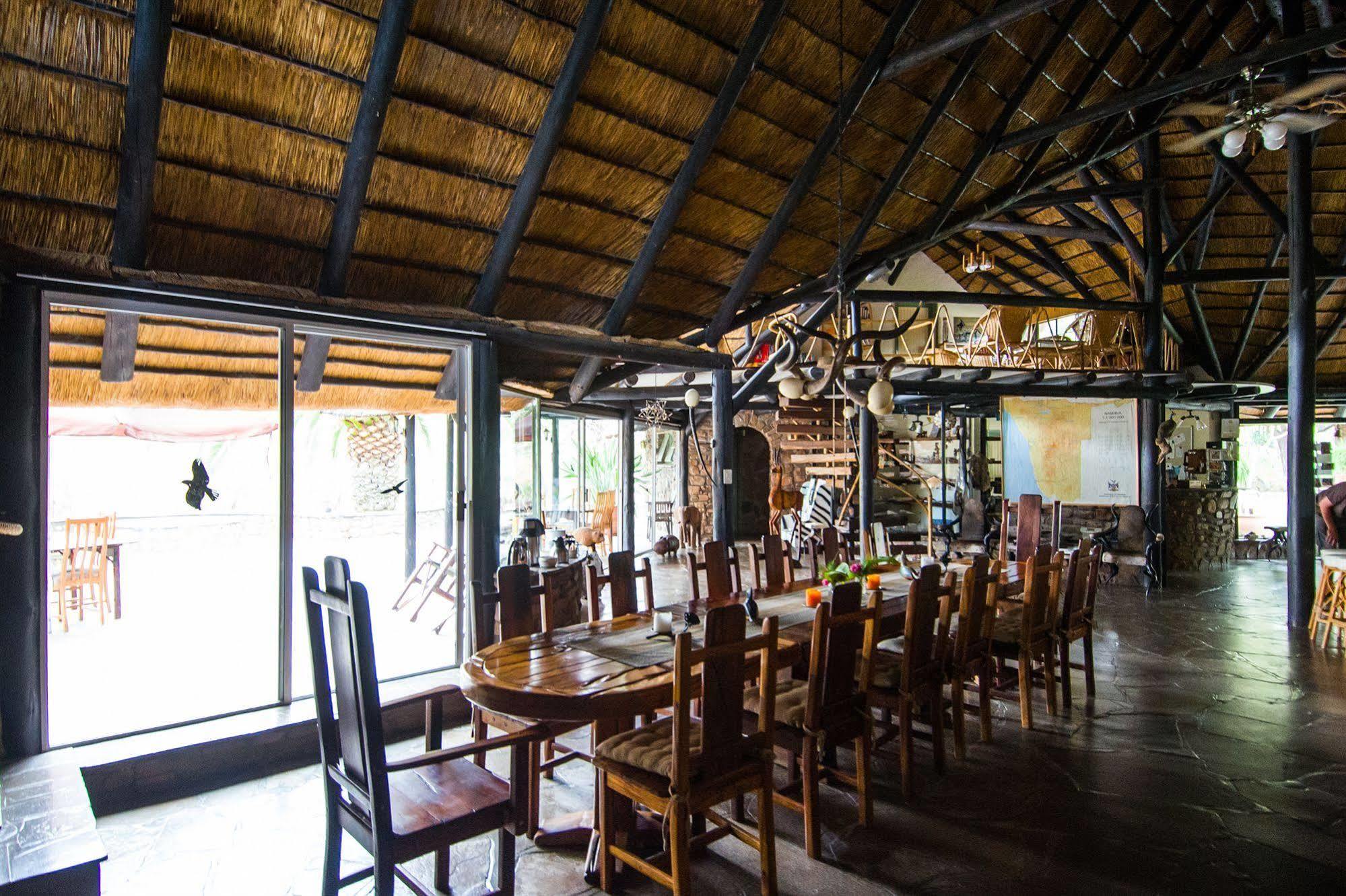 Etusis Lodge Usakos Екстериор снимка