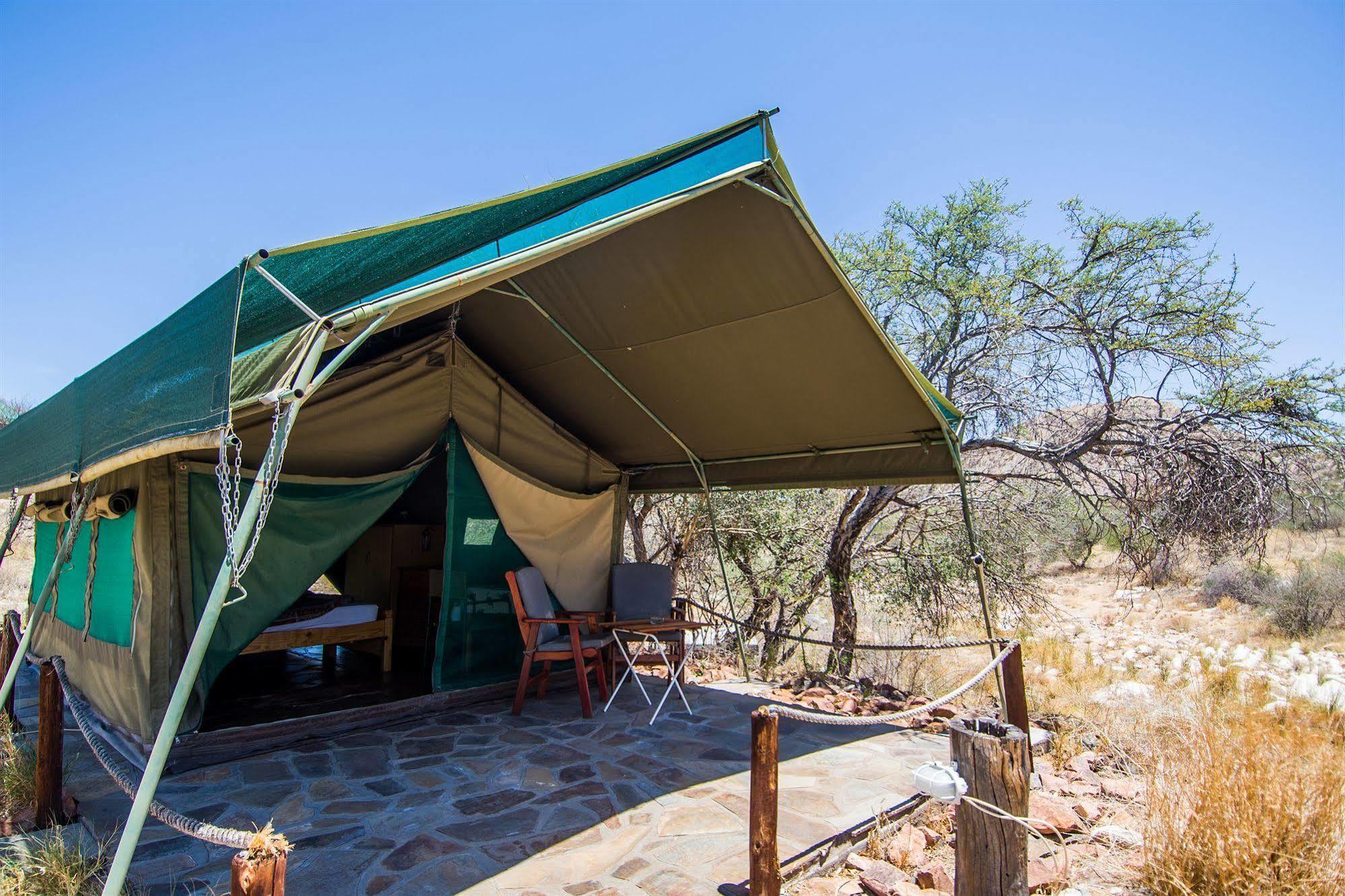 Etusis Lodge Usakos Екстериор снимка