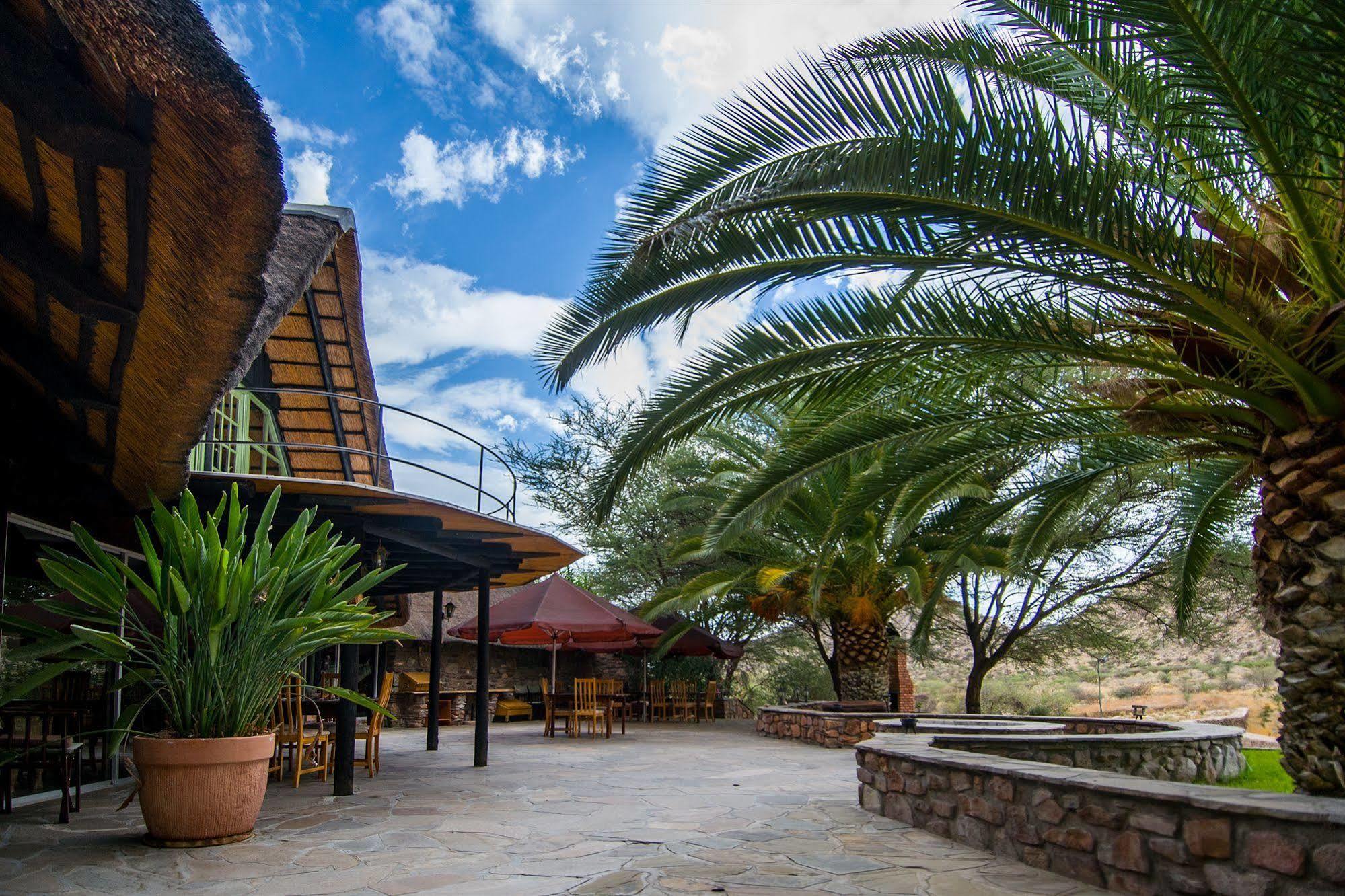 Etusis Lodge Usakos Екстериор снимка