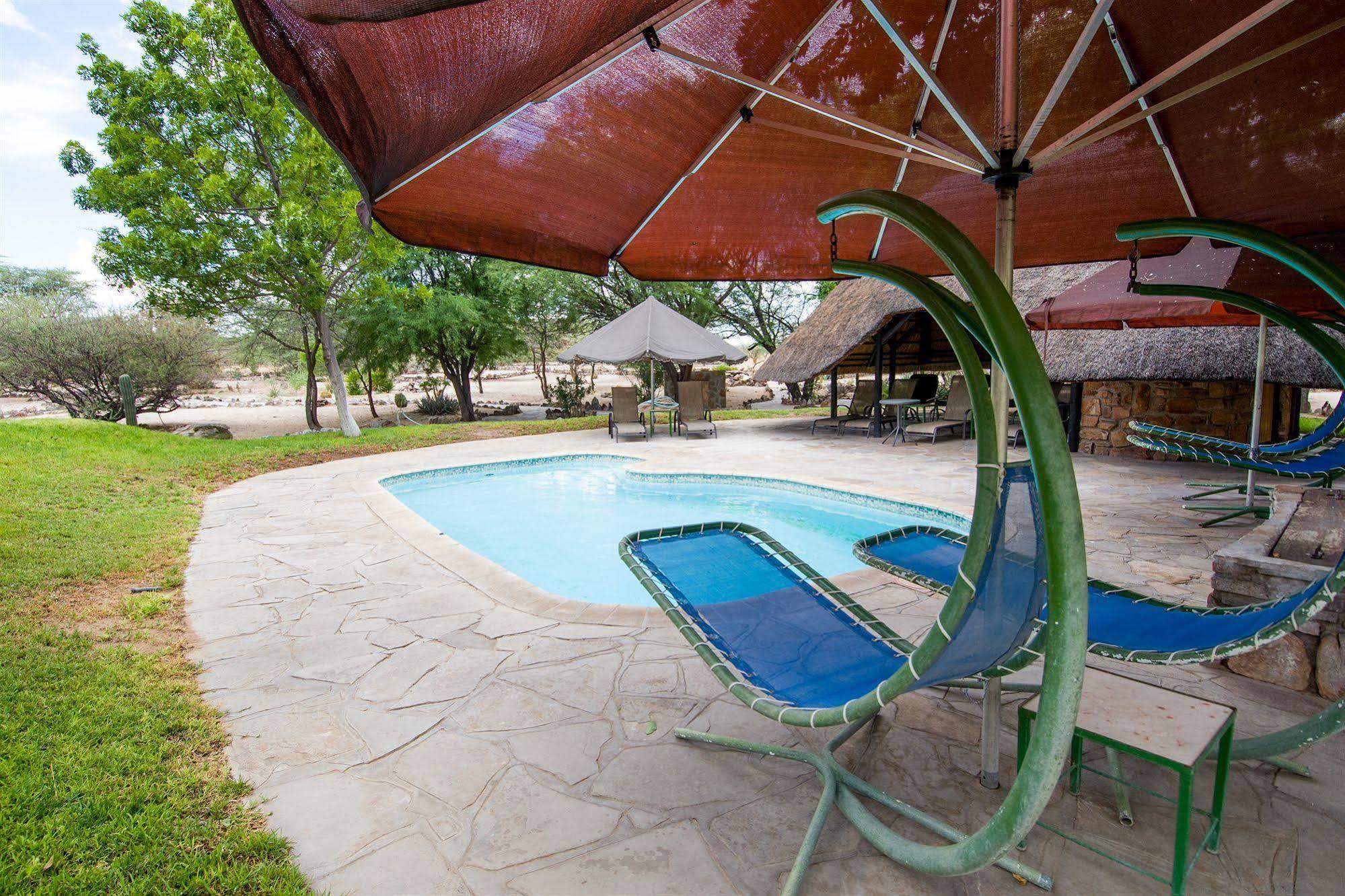 Etusis Lodge Usakos Екстериор снимка